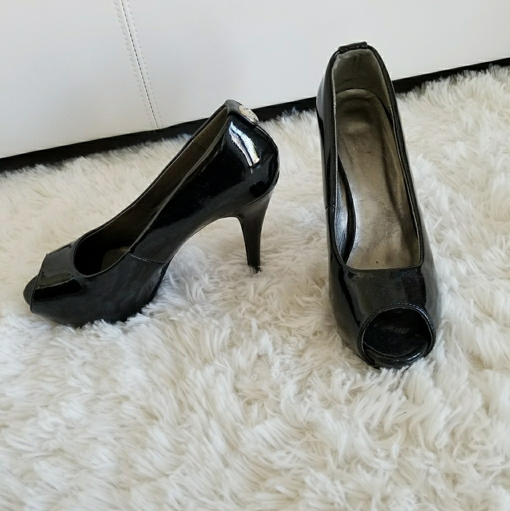 High heels - Picture 1 of 3